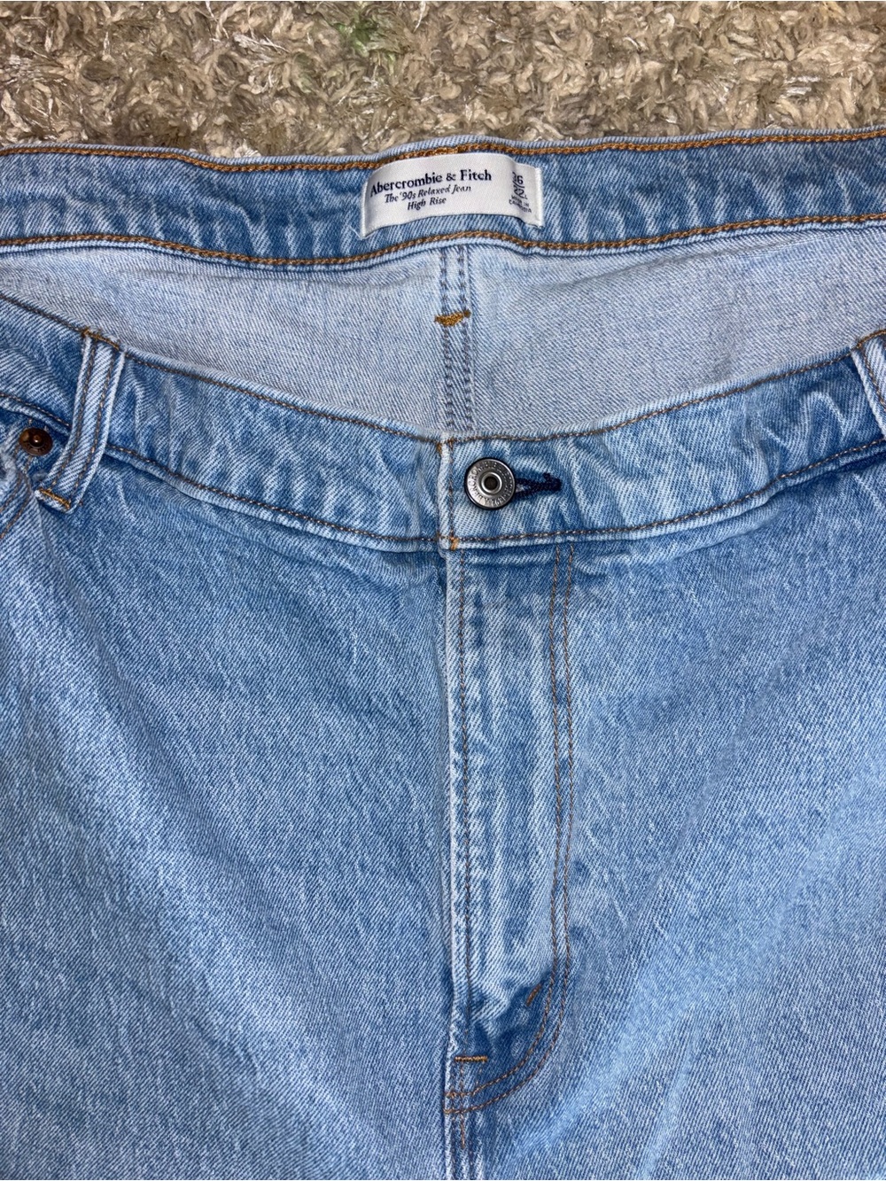 Abercrombie & Fitch 90s Relaxed Jeans 36 32L High Rise Light Wash Cuffed